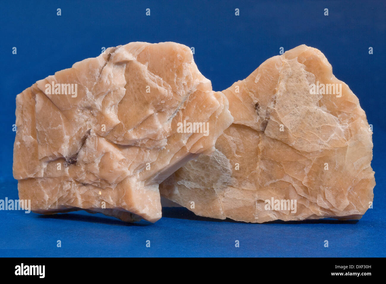 Des échantillons géologiques d'orthoclase de feldspath. Banque D'Images