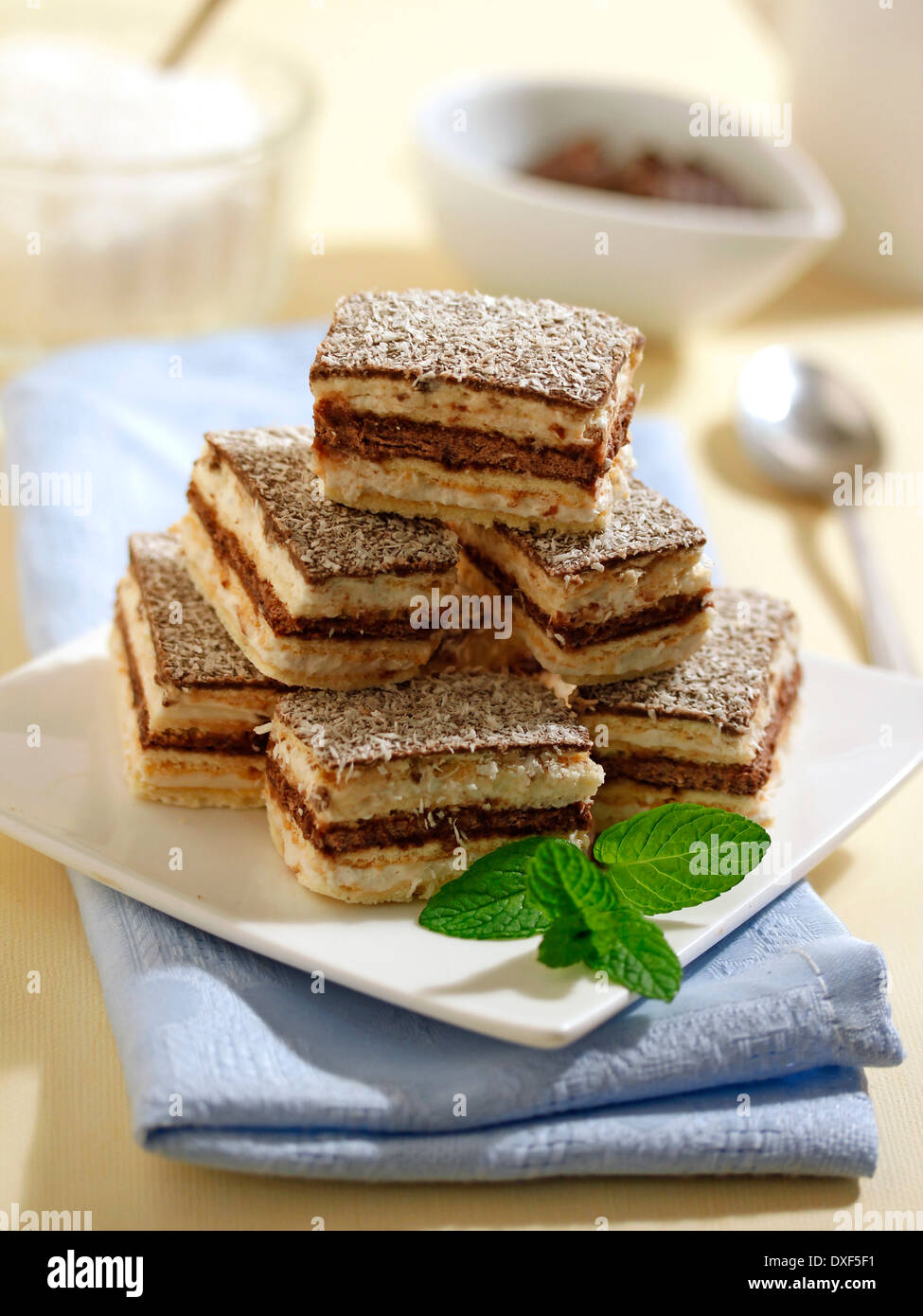 Gateau Eponge Avec Du Chocolat Et Du Fromage Recette Disponible Photo Stock Alamy