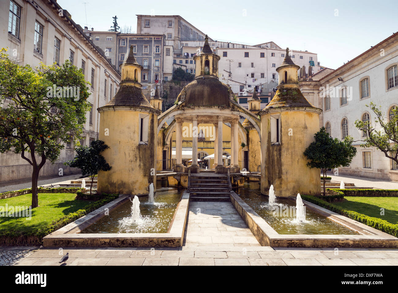 Pavillon dans un carré à Coimbra, Portugal Banque D'Images