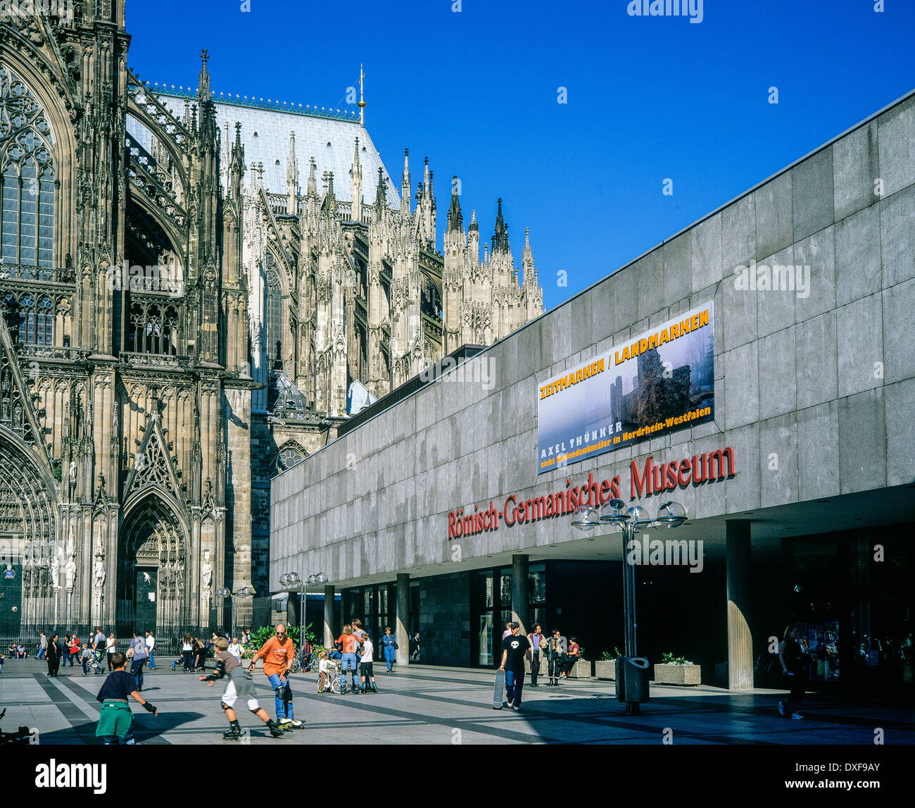 Musée Römisch Germanisches, Musée romain allemand et cathédrale Dom Cologne Allemagne Europe Banque D'Images