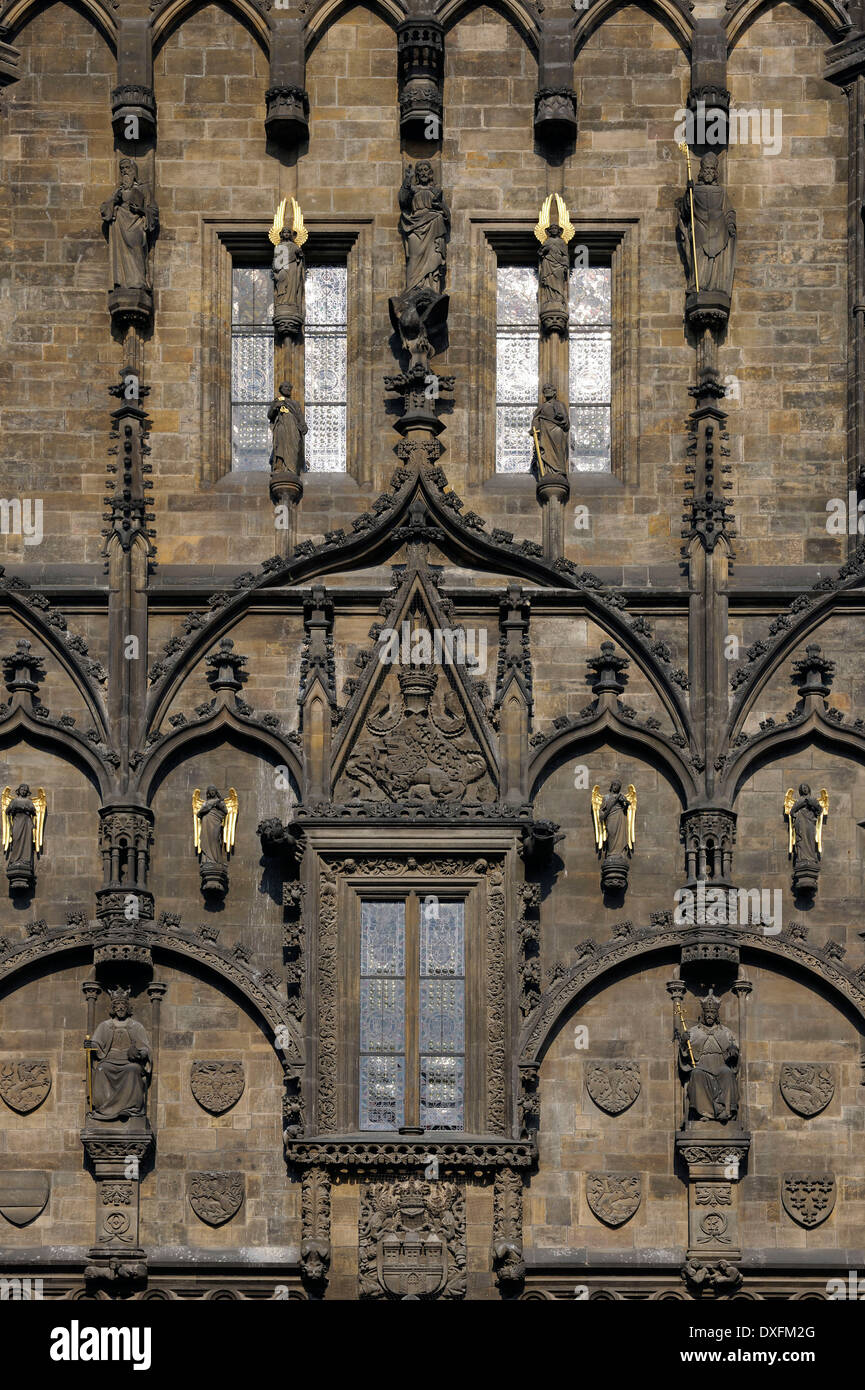 Les ornements, de la tour poudrière, la place de la République, Prague, la Bohême, République Tchèque Banque D'Images