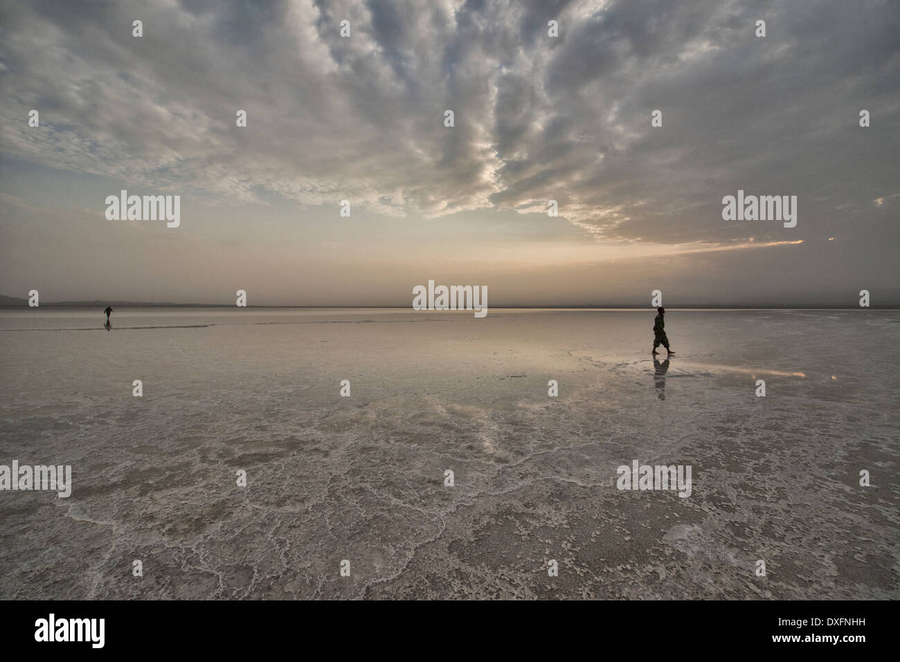 Coucher de soleil sur le lac Assal lac de sel dans la dépression de Danakil (Ethiopie) Banque D'Images