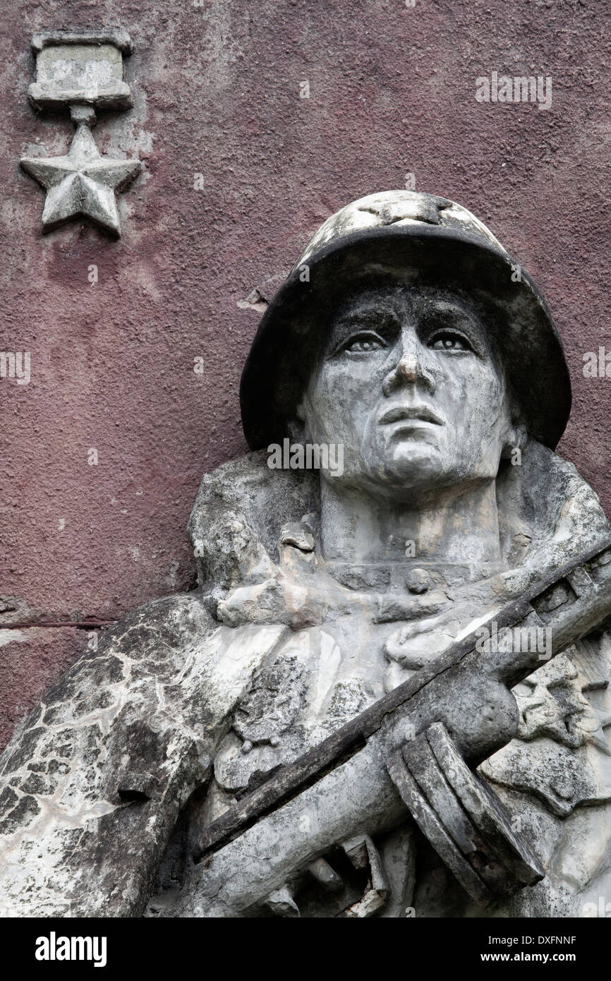 Statue d'un soldat russe de l'ère communiste, Beelitz, Allemagne Banque D'Images