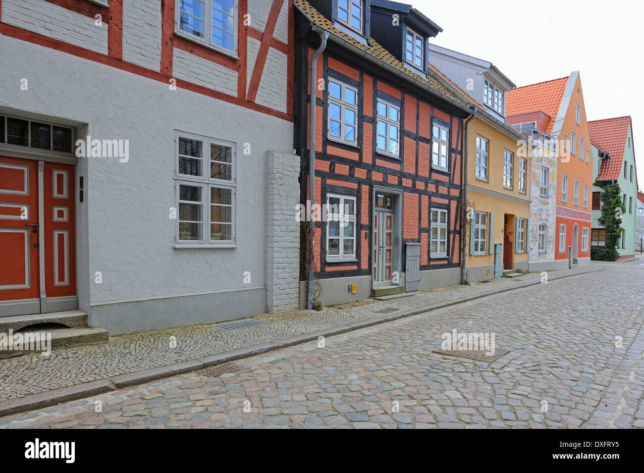 Rénové des maisons à colombage, centre ville historique, ville hanséatique de Stralsund, Mecklembourg-Poméranie-Occidentale, Allemagne Banque D'Images