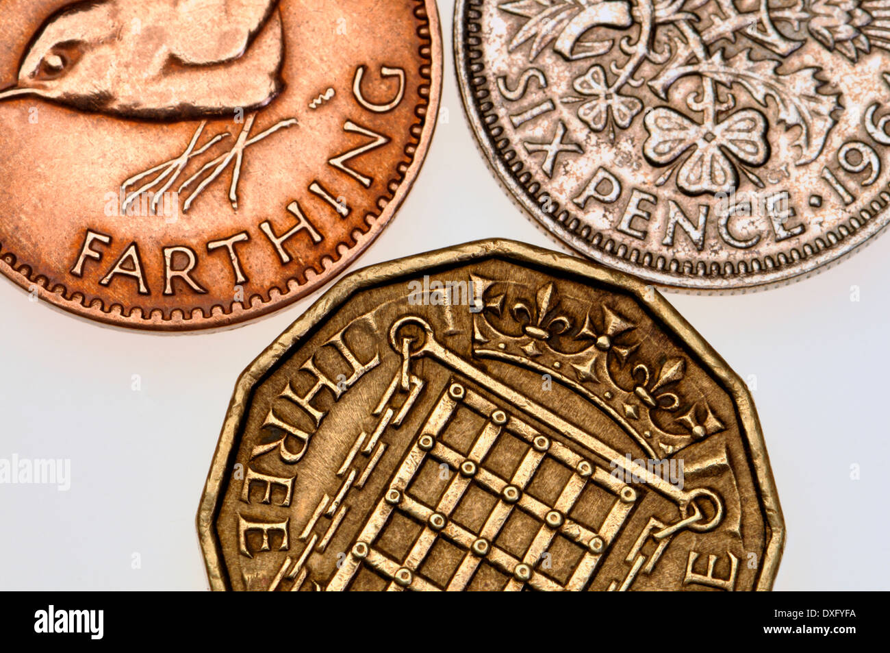 Pièces pré-Britannique décimal - farthing, thruppeny peu et sixpence Banque D'Images