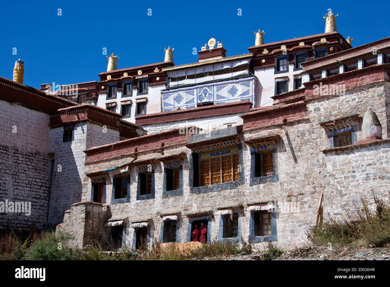 Une partie de l'énorme complexe de Ganden monastère bouddhiste de Namgyeling au Tibet Banque D'Images