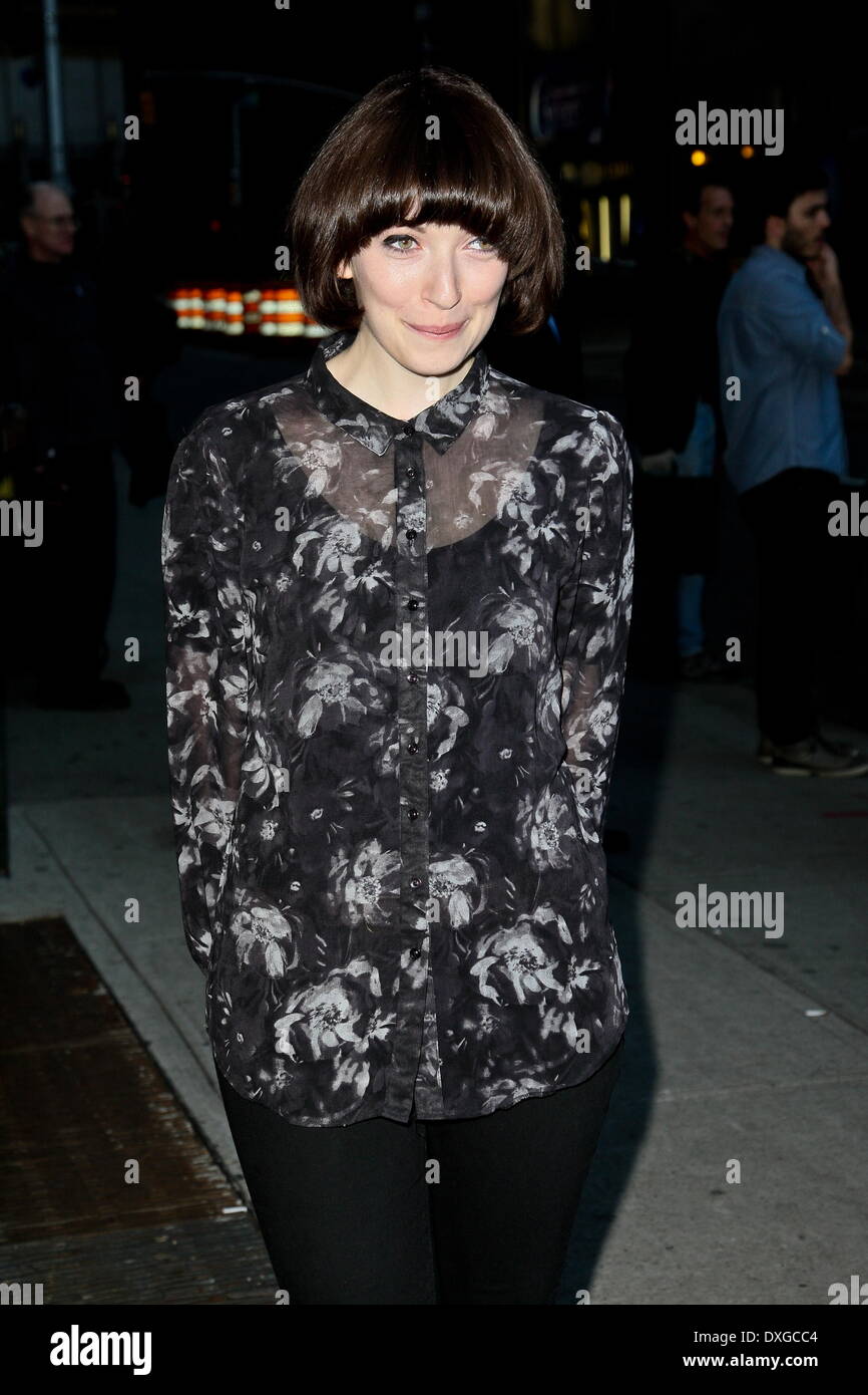 Elena Tonra de fille 'le Late Show with David Letterman" tenue à l'Ed Sullivan Theater - Arrivées comprend : Elena Tonra Banque D'Images