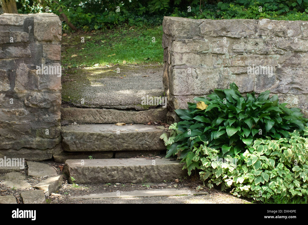 Mur de pierre et les étapes, Spring Mill Pioneer Village, Indiana. Photographie numérique Banque D'Images