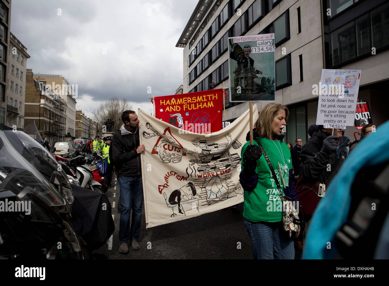 Les enseignants se sont mis en grève pour protester contre les compressions gouvernementales pour leur pension. Banque D'Images