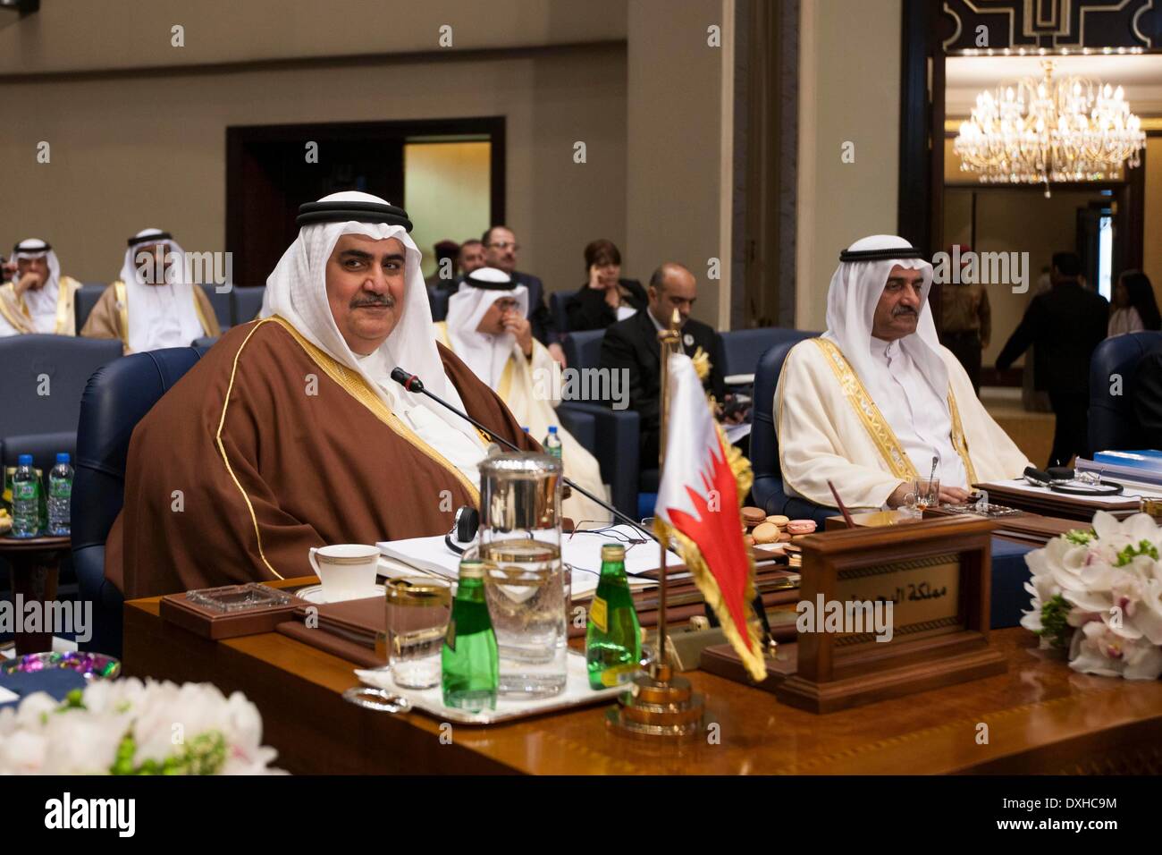 La ville de Koweït, Koweït. Mar 26, 2014. Le Ministre des affaires étrangères du Bahreïn, Sheikh Khalid bin Ahmed al Khalifa assiste à la cérémonie de clôture du 25e Sommet de la Ligue arabe dans la ville de Koweït, Koweït, le 26 mars 2014. Les dirigeants des États arabes a conclu les deux jours du sommet de la Ligue arabe avec l'annonce de Déclaration de Koweït le mercredi à Bayan Palace au Koweït. Credit : Cui Xinyu/Xinhua/Alamy Live News Banque D'Images