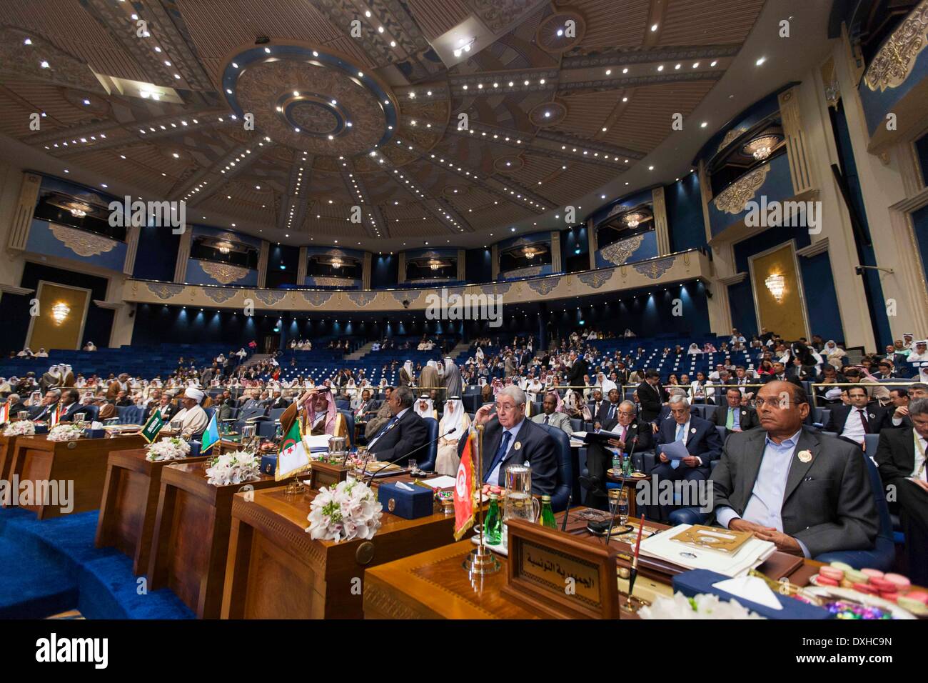 La ville de Koweït, Koweït. Mar 26, 2014. Les représentants des pays arabes, assister à la cérémonie de clôture du 25e Sommet de la Ligue arabe dans la ville de Koweït, Koweït, le 26 mars 2014. Les dirigeants des États arabes a conclu les deux jours du sommet de la Ligue arabe avec l'annonce de Déclaration de Koweït le mercredi à Bayan Palace au Koweït. Credit : Cui Xinyu/Xinhua/Alamy Live News Banque D'Images