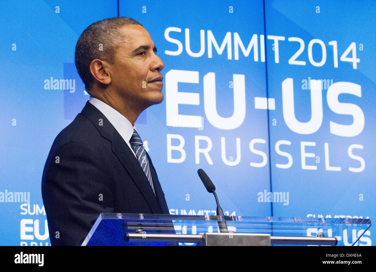 Barack Obama united states nous président visites portrait Portrait de l'UE parlent sérieusement parlant mains Banque D'Images