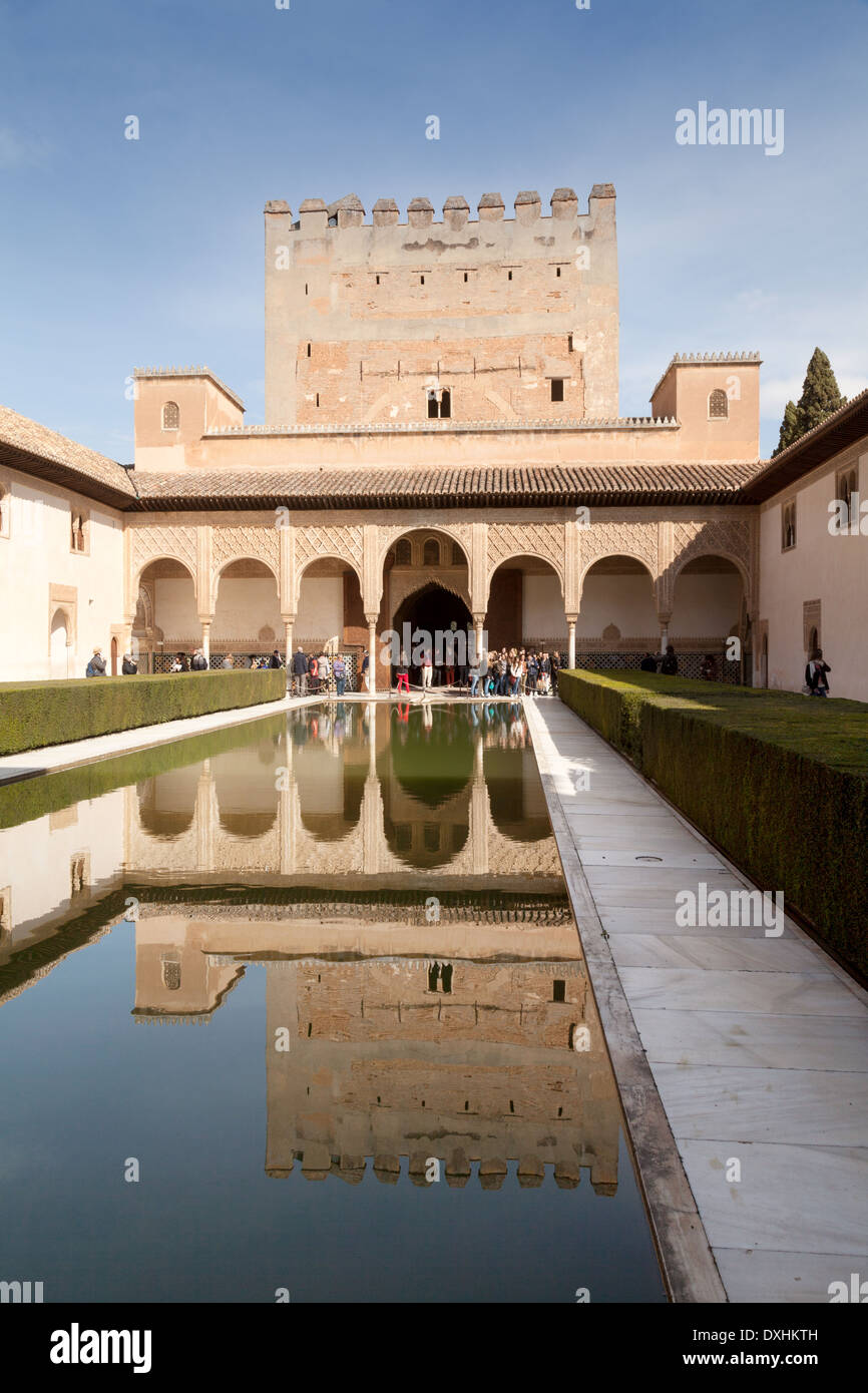 Cour des Myrtes, Comares Palace, palais Nasrides, Palais de l'Alhambra de Grenade, Andalousie Espagne Europe Banque D'Images