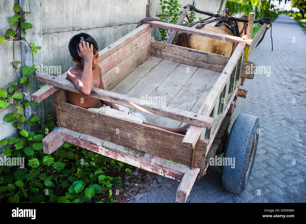 Sad boy, les îles Gili Trawangan, Indonésie, Asie, Banque D'Images