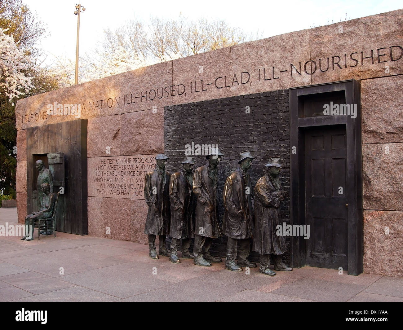 Une sculpture en bronze intitulée La pauvreté, par le sculpteur George Segal, fait partie de la Franklin Delano Roosevelt Memorial à Washingt Banque D'Images