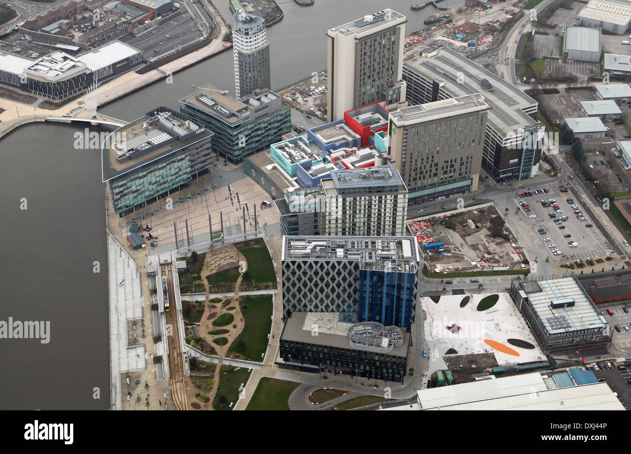 Vue aérienne de Media City studios de télévision sur les Quais de Salford, près de Manchester Banque D'Images