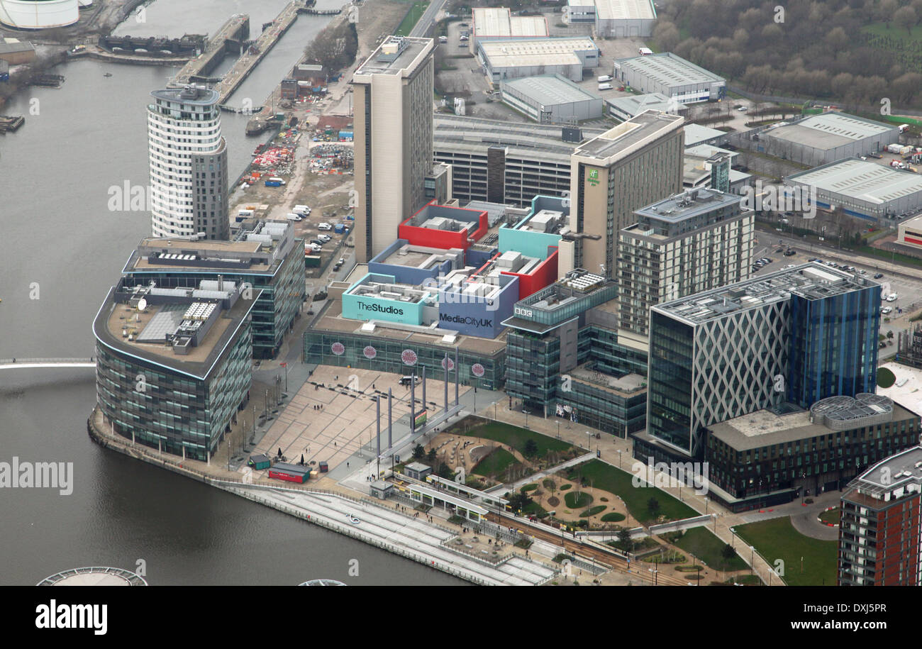 Vue aérienne de Media City studios de télévision sur les Quais de Salford, près de Manchester Banque D'Images