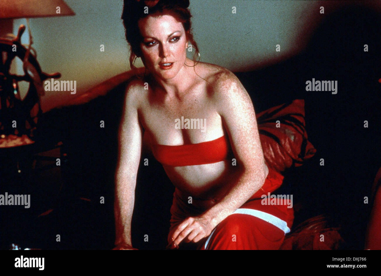 Boogie nights 1997 julianne moore Banque de photographies et d’images à