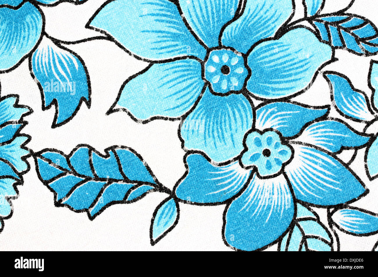 Le motif bleu de fleurs et de feuilles sur la chemise. Banque D'Images