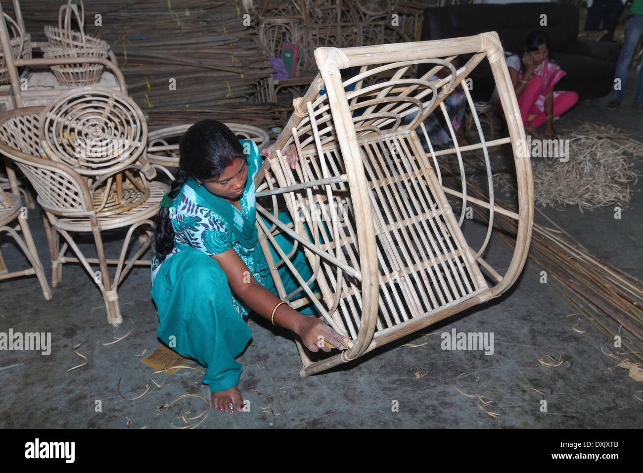 Des artisans du bambou et d'articles de meubles en rotin dans Hazaribaug urbain du village, du District, Jharkhand, India Banque D'Images