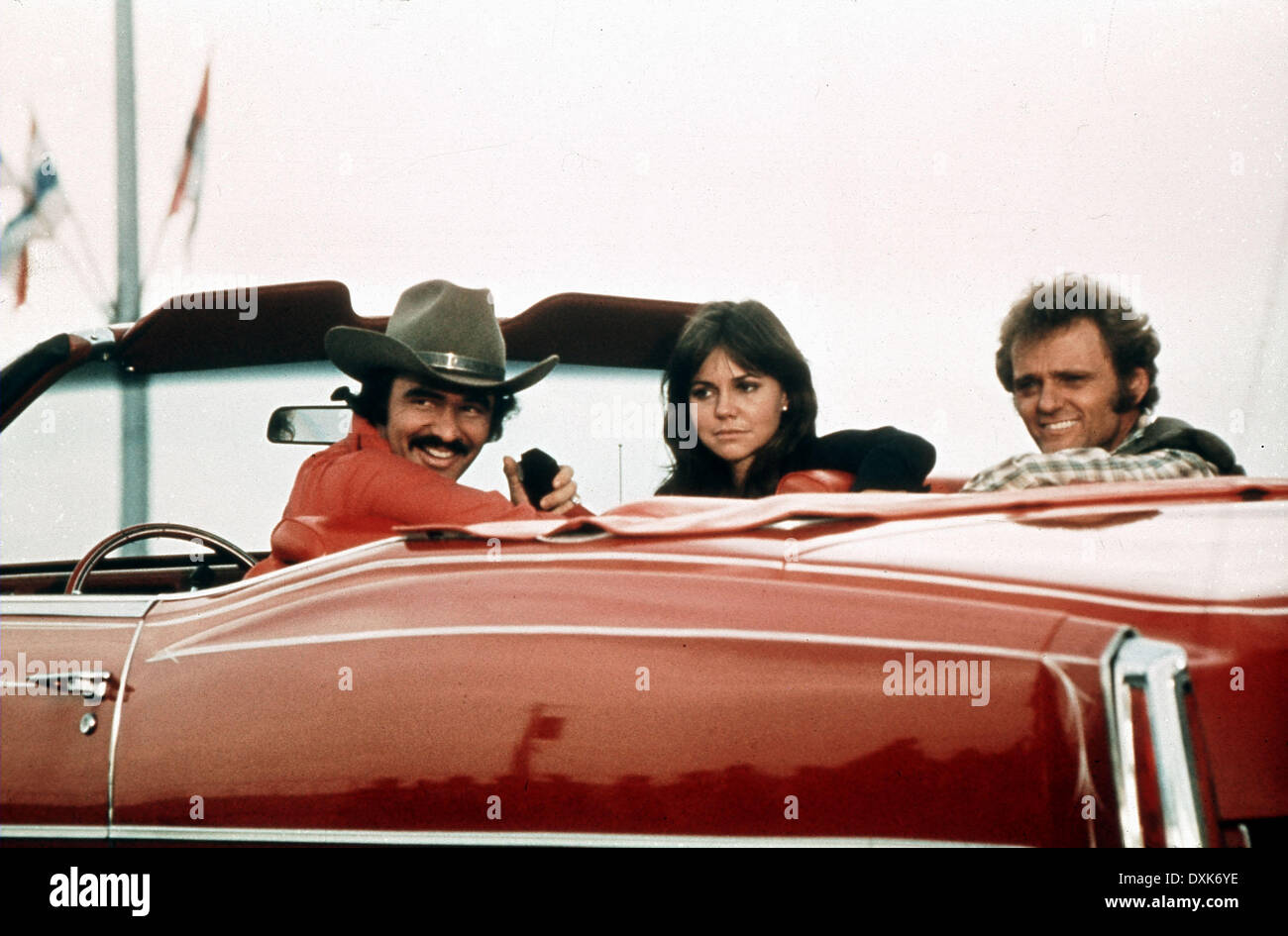 SMOKEY ET LE BANDIT (1977) Burt Reynolds, Sally Field, J Banque D'Images