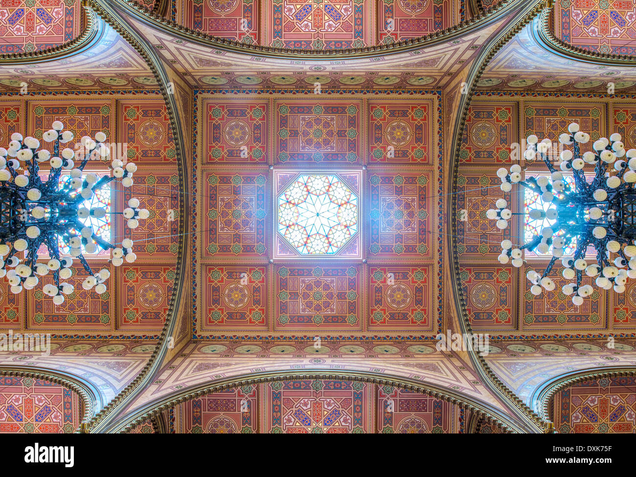 Plafond orné de Synagogue de la rue Dohany, Budapest, Hongrie Banque D'Images