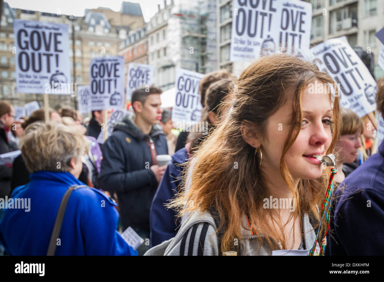 Des milliers d'enseignants et les partisans de mars à Londres le jour de grève l'écrou Banque D'Images