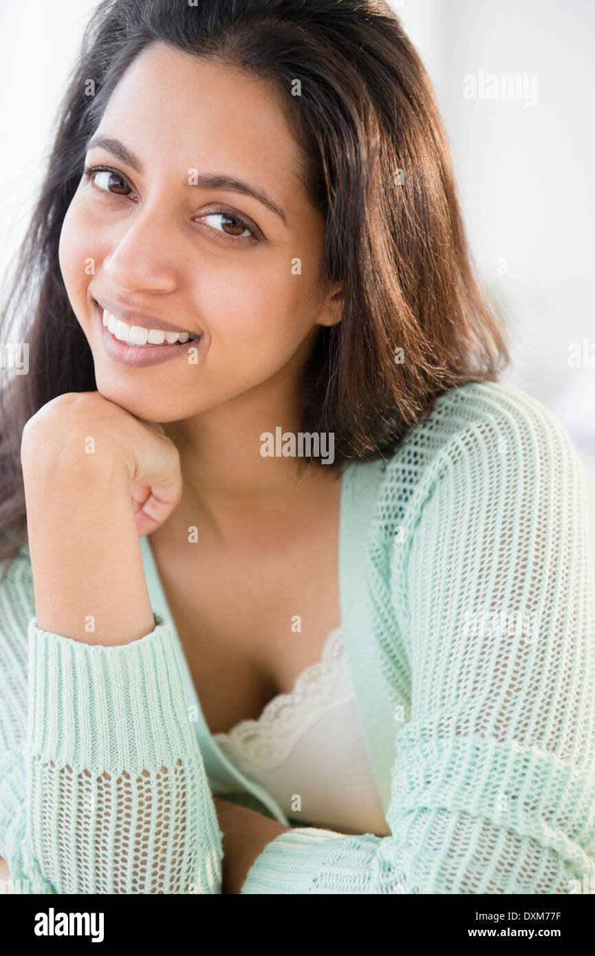 Close up portrait of smiling Asian woman Banque D'Images