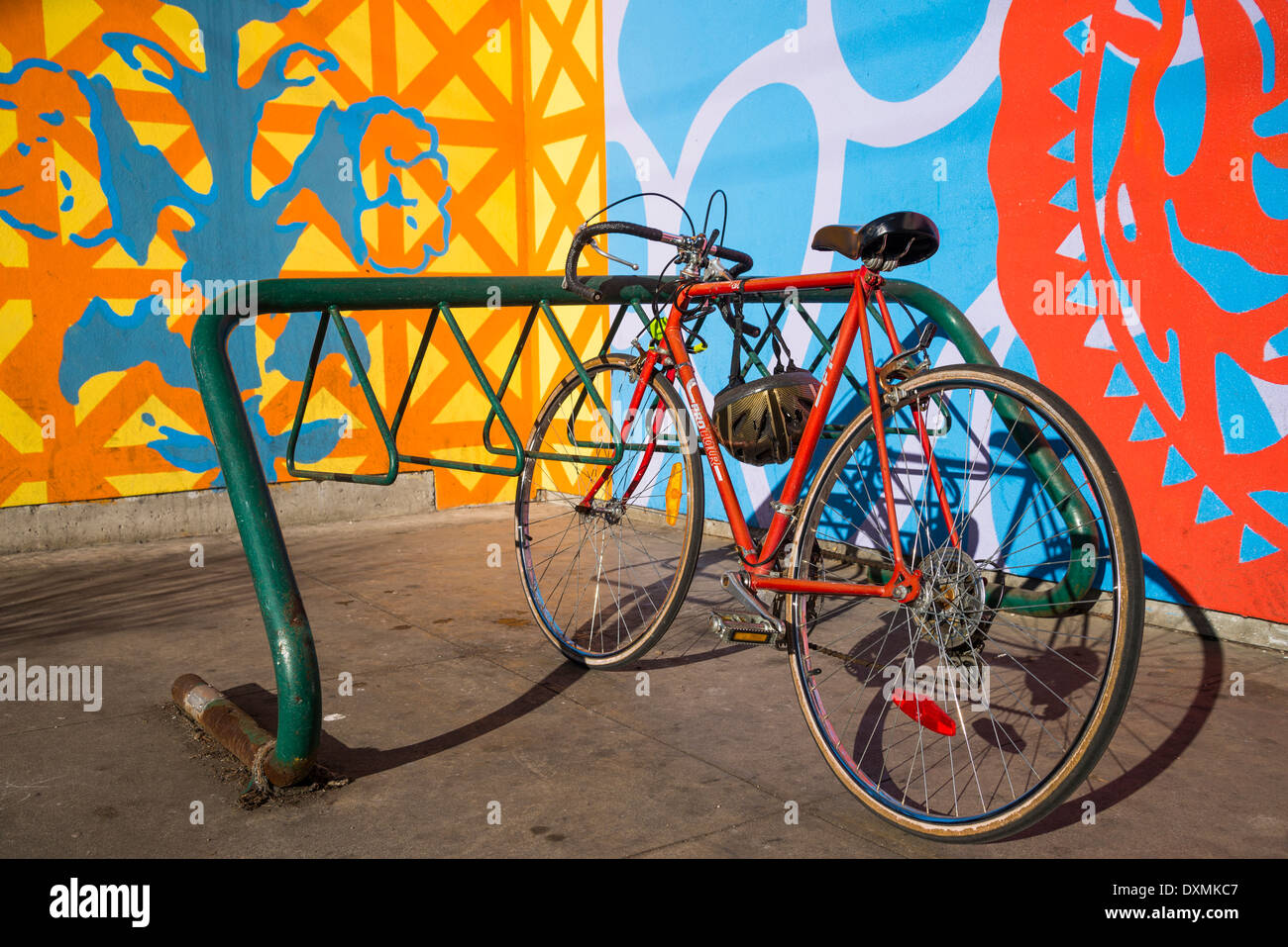 Porte vélo Banque de photographies et d'images à haute résolution - Alamy