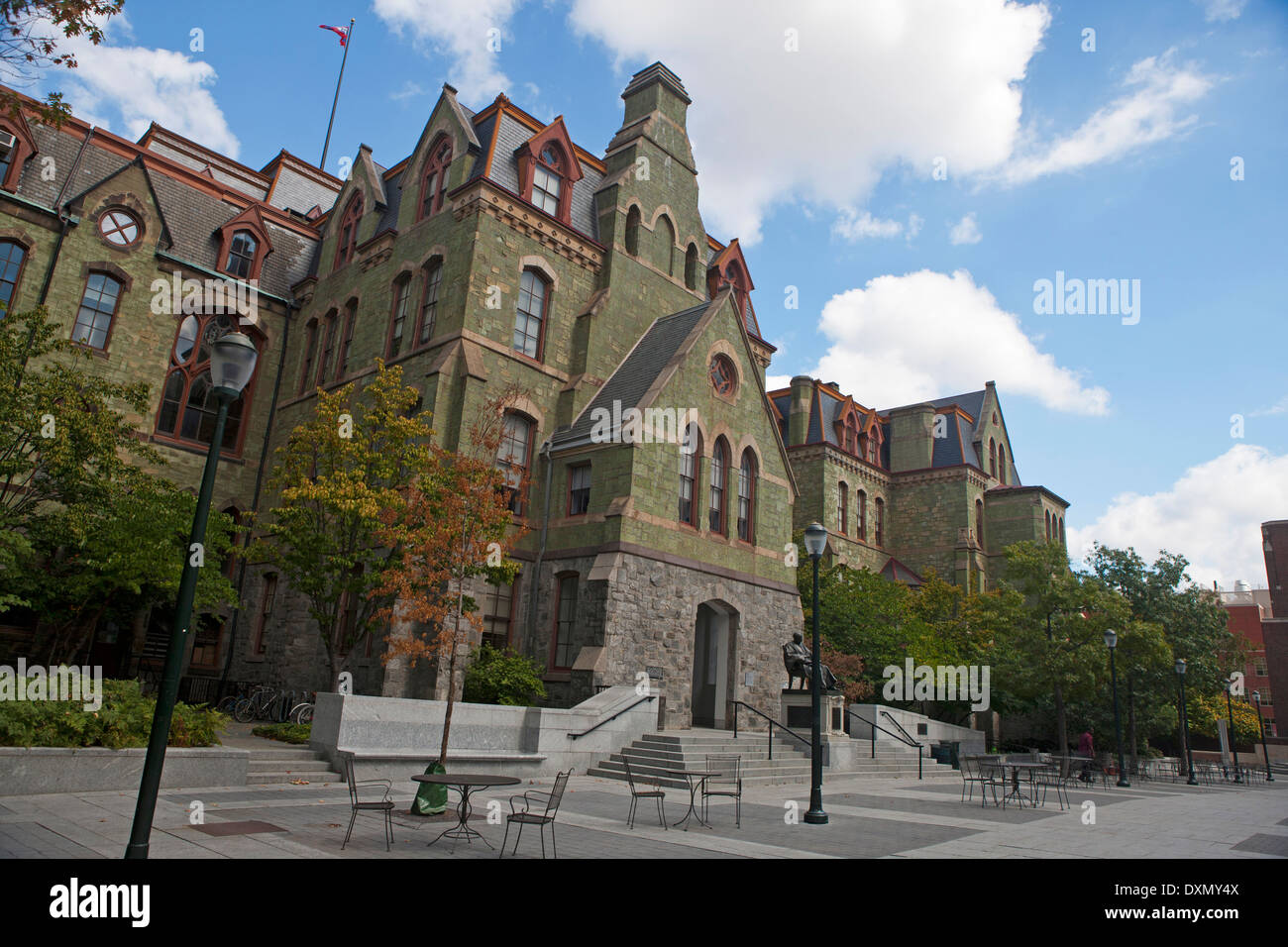 College Hall, conçu par Thomas Webb Richards, Université de Pennsylvanie, Philadelphie, Pennsylvanie, États-Unis d'Amérique Banque D'Images