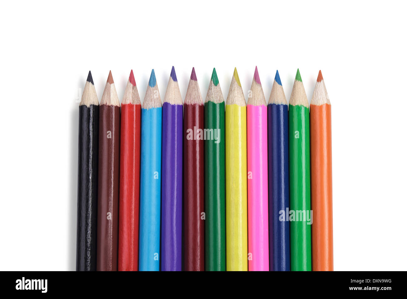 Ligne de crayons de couleur isolé sur fond blanc Banque D'Images