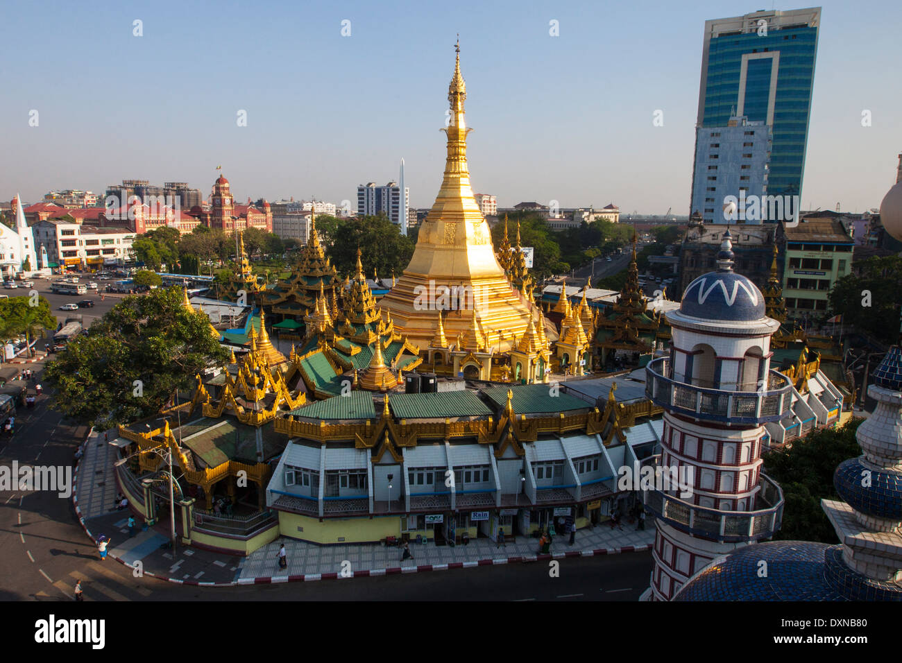Sule Paya Temple bouddhiste à Yangon, Myanmar Banque D'Images
