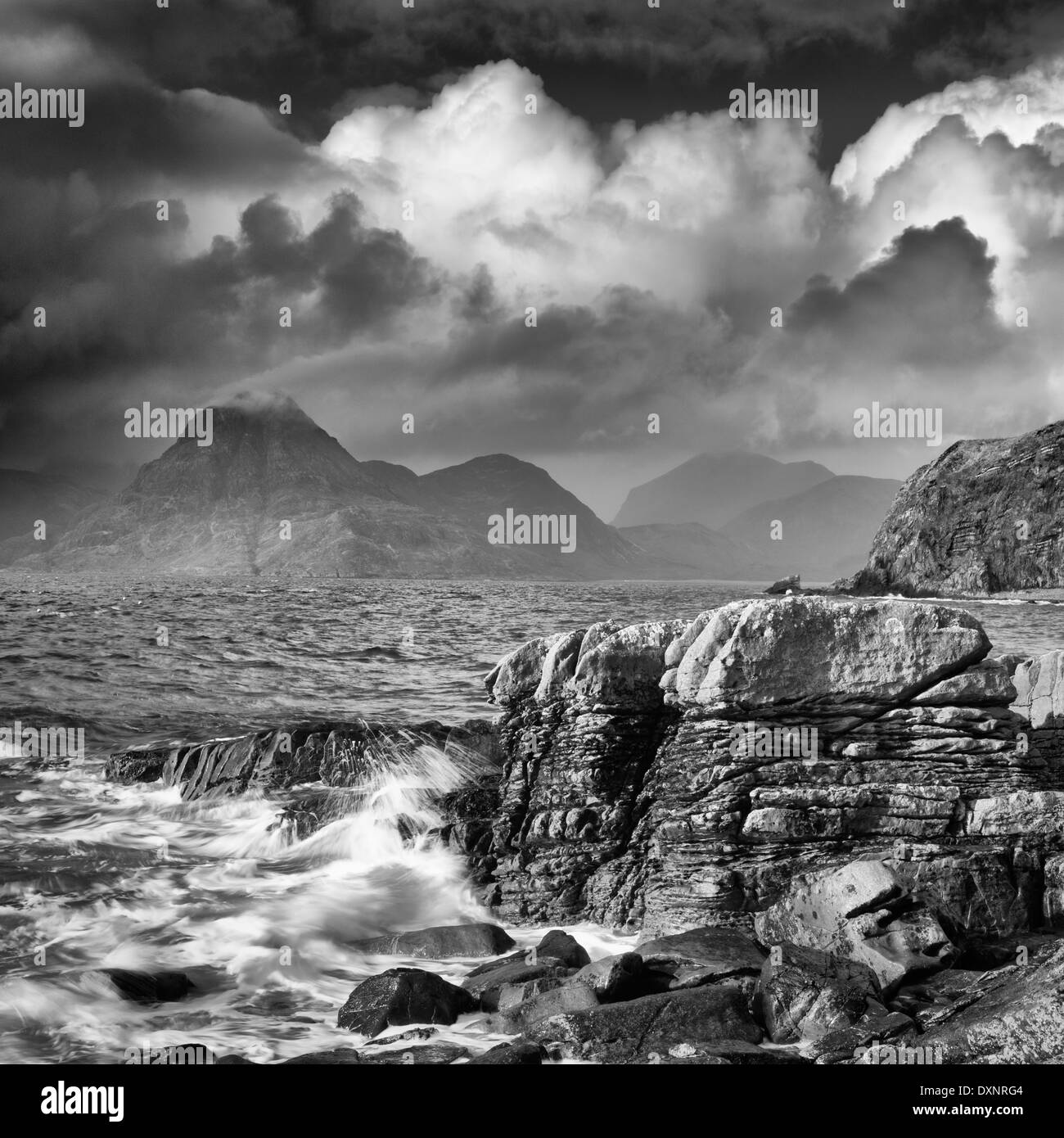Elgol, l'île de Skye, en Écosse, Sgurr na ires dans les Cuillins noir Banque D'Images