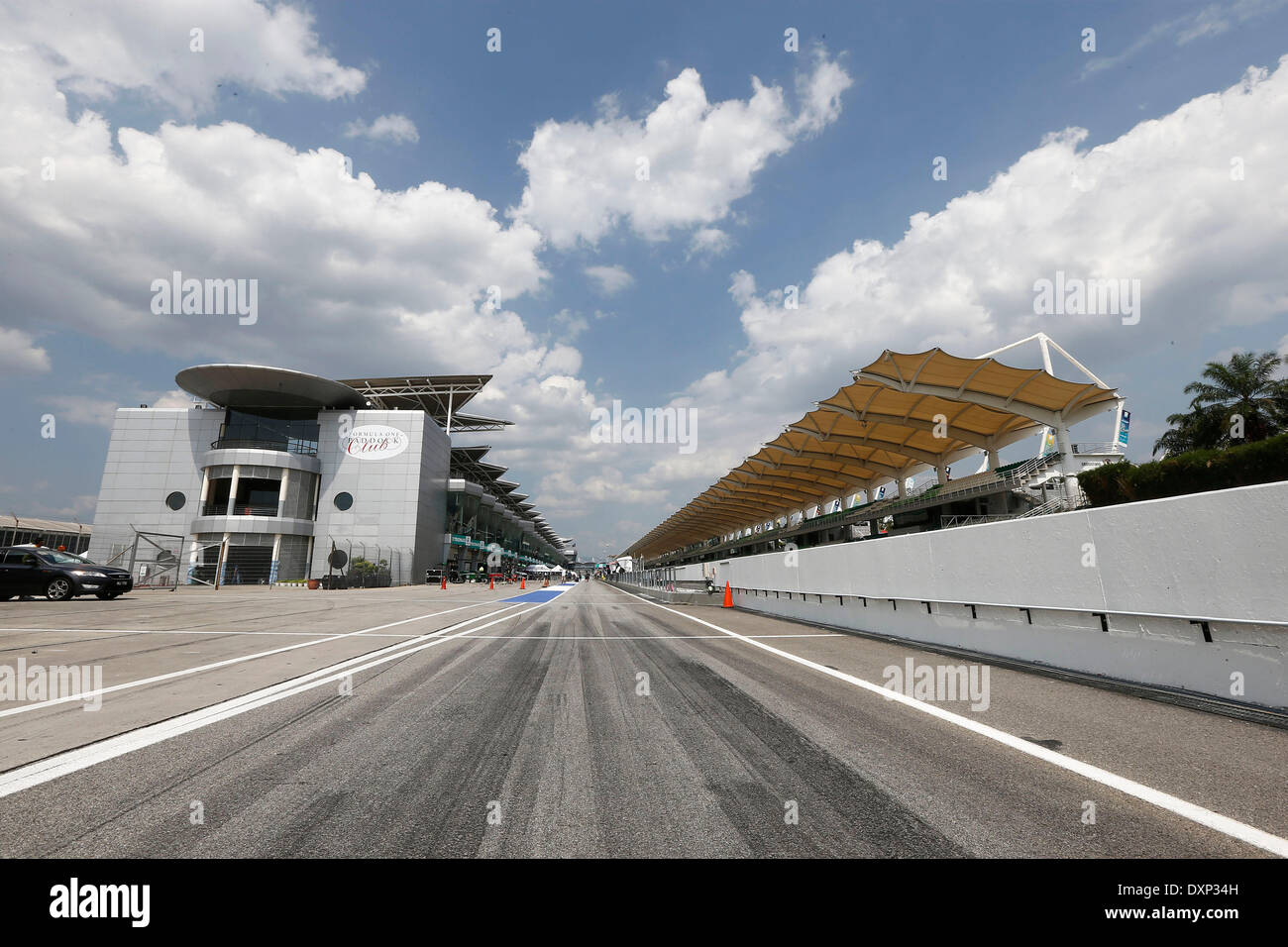 Sport Automobile : Championnat du Monde de Formule 1 de la FIA 2014, Grand Prix de Malaisie, sur le Circuit International de Sepang, voie, Rennstrecke, marques, traces de pneus, Bremsspur Bremsspuren Fahrbahn,,,, Strecke, épi, Gummi, Reifenspur Reifenspuren, 160 Kellnertasche, asphalte, Abrieb, marques, Gummi Banque D'Images