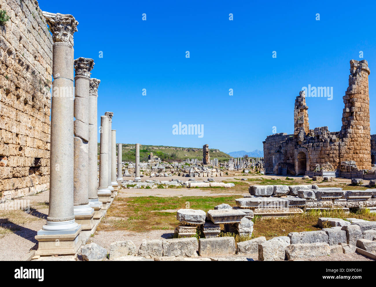 Les Thermes Du sud, dans les ruines de la ville antique de Pergé, Pamphylia, Antalya Province, Turkey Banque D'Images