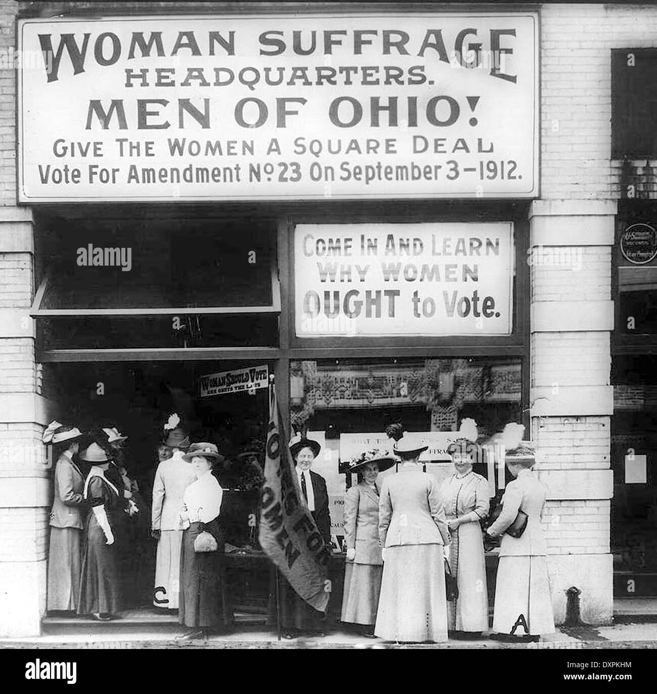 Le suffrage de l'Amérique Siège de l Ohio mouvement sur la région de Euclid Avenue, Cleveland, en 1912. Voir la description ci-dessous Banque D'Images