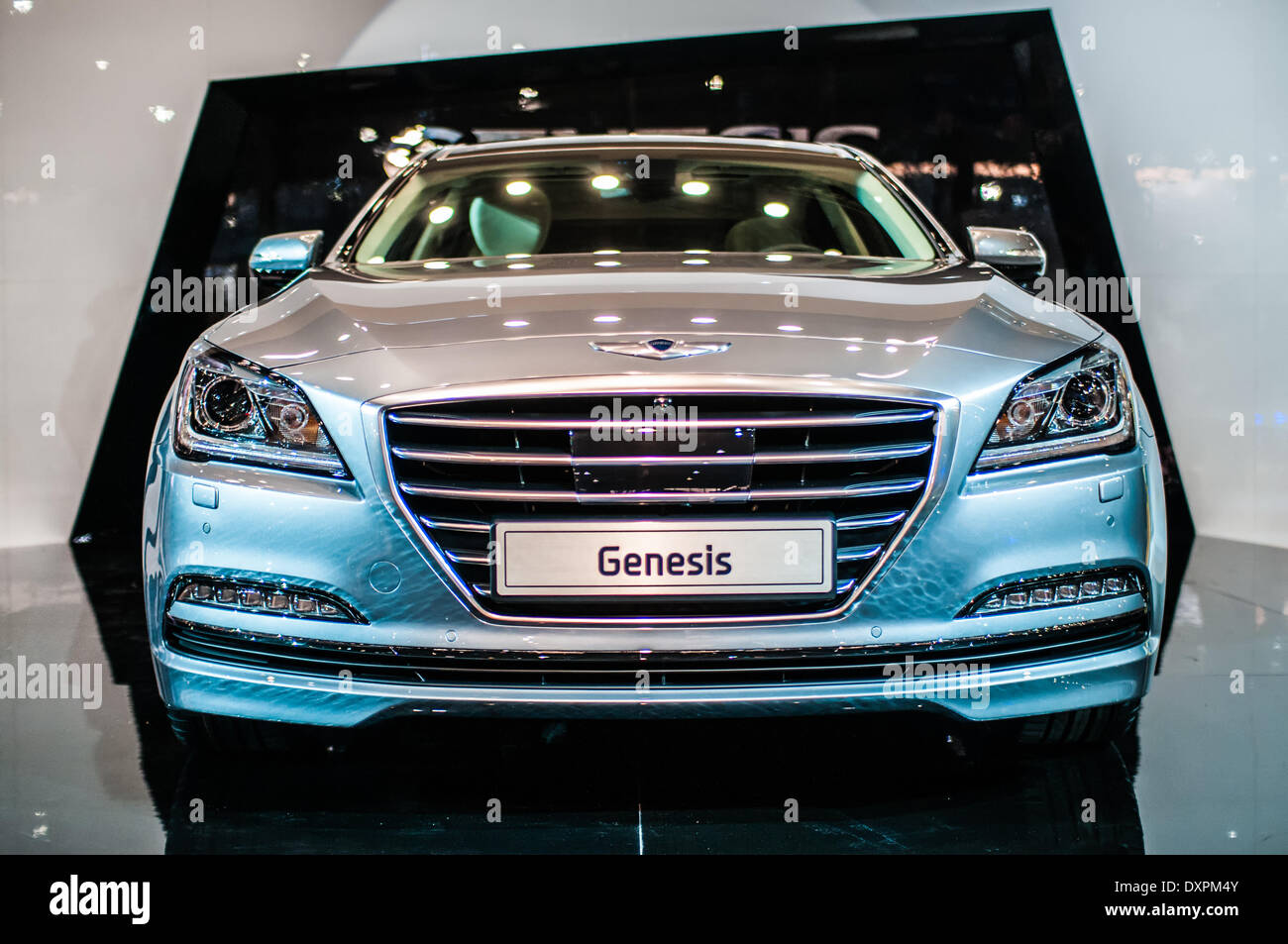 Poznan, Pologne. Mar 27, 2014. Poznan Motor Show est le plus grand événement juste en Pologne, l'industrie automobile, organisé chaque année par la foire internationale. Sur la photo Hyundai Genesis. Credit : Lukas Juszczak/Alamy Live News Banque D'Images