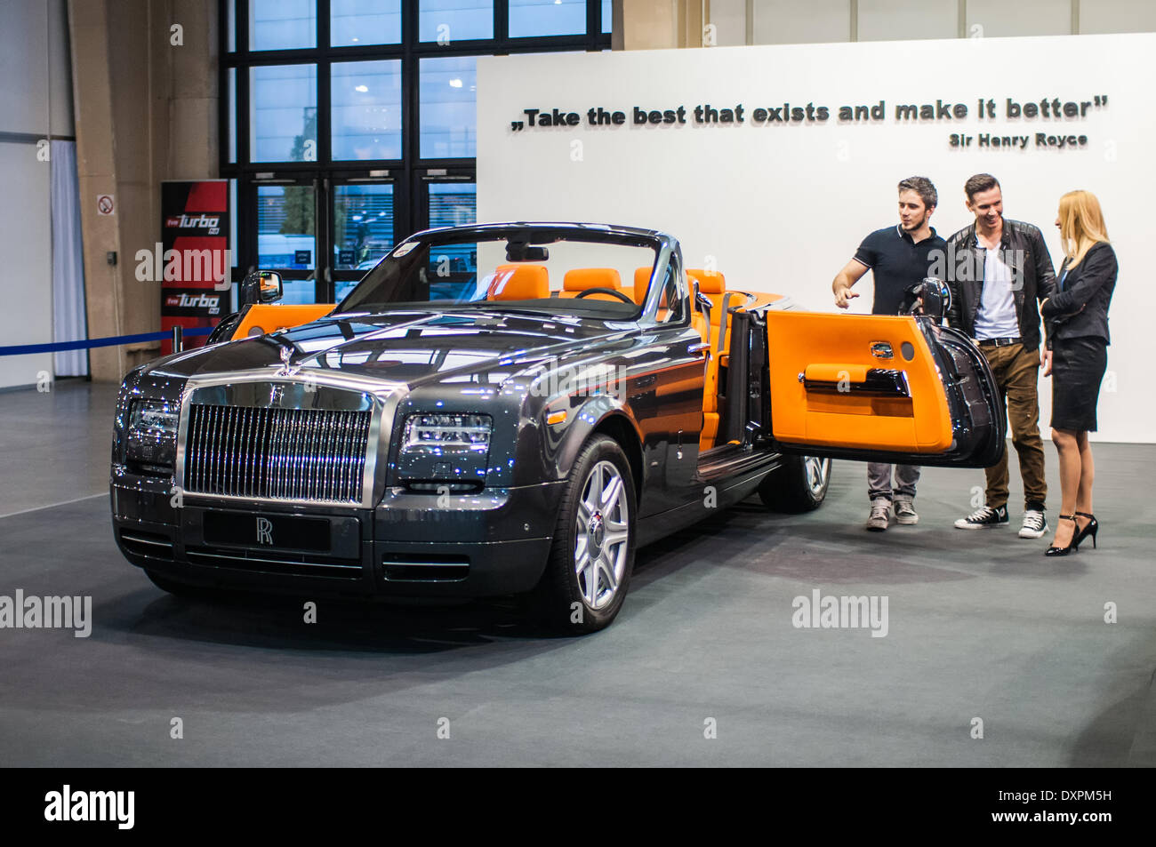 Poznan, Pologne. Mar 27, 2014. Poznan Motor Show est le plus grand événement juste en Pologne, l'industrie automobile, organisé chaque année par la foire internationale. Sur la photo Rolls-Royce Wraith convertible. Credit : Lukas Juszczak/Alamy Live News Banque D'Images