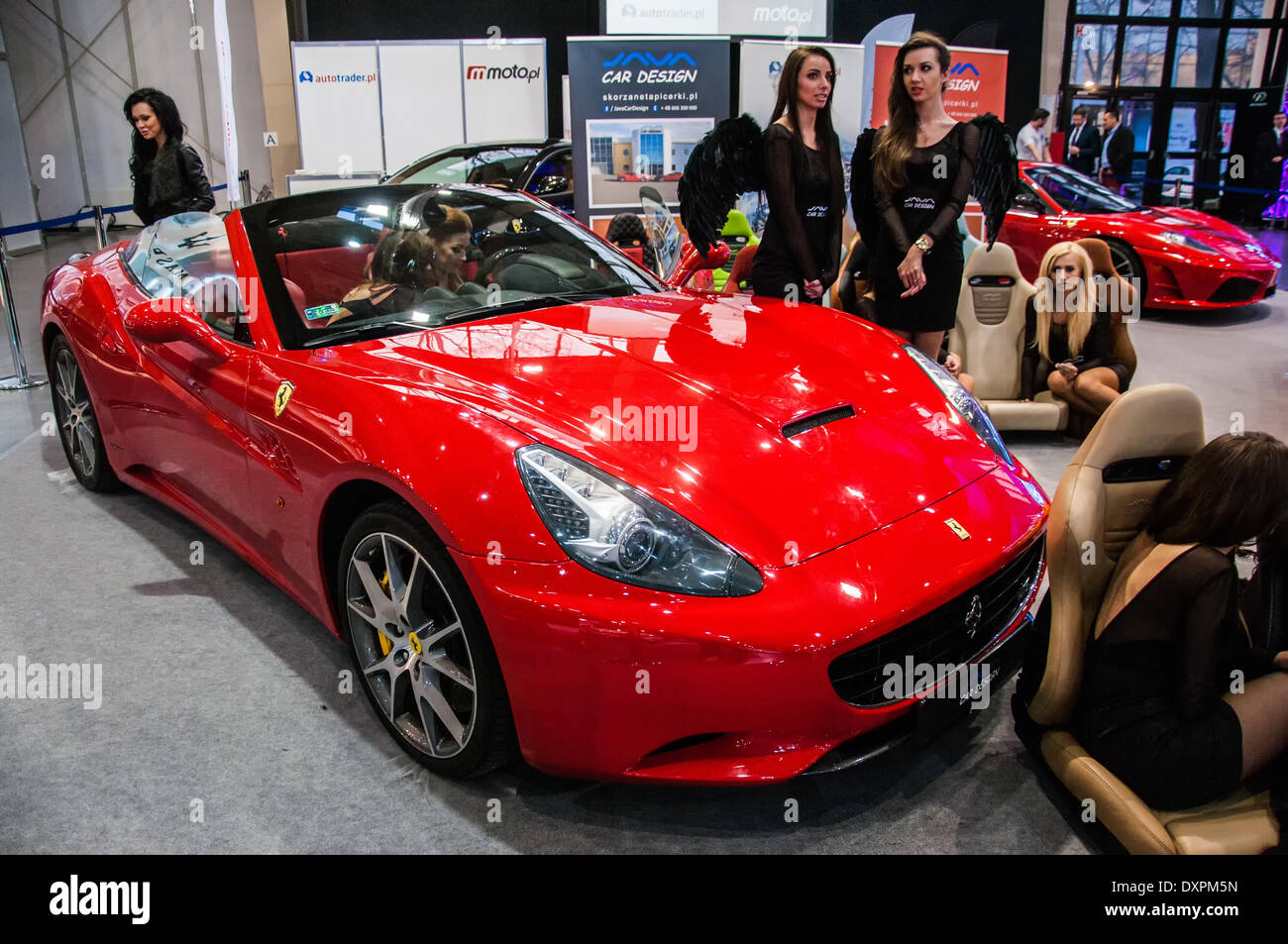 Poznan, Pologne. Mar 27, 2014. Poznan Motor Show est le plus grand événement juste en Pologne, l'industrie automobile, organisé chaque année par la foire internationale. Sur l'image Ferrari California. Credit : Lukas Juszczak/Alamy Live News Banque D'Images