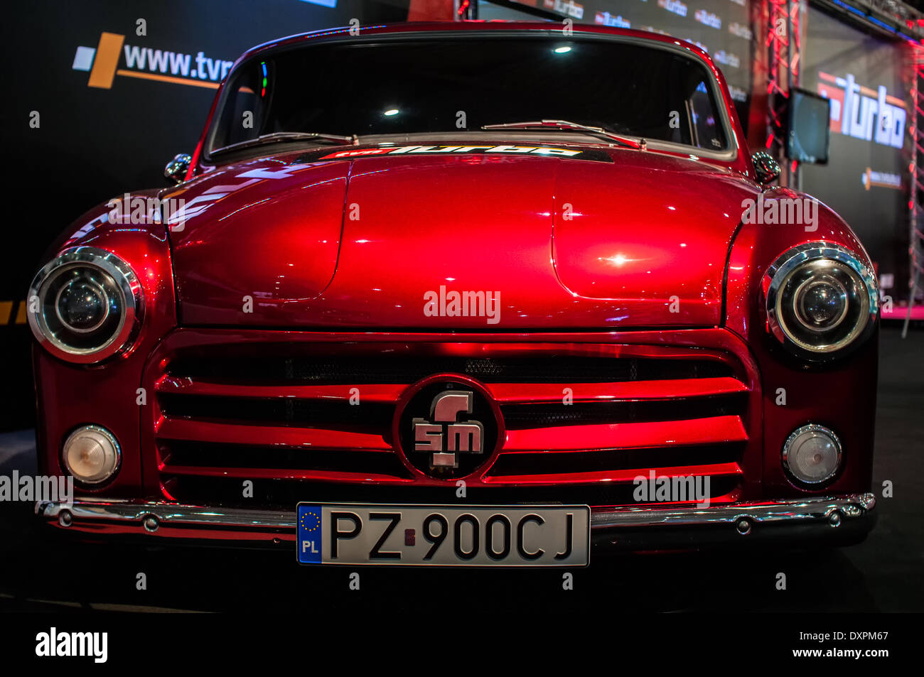 Poznan, Pologne. Mar 27, 2014. Poznan Motor Show est le plus grand événement juste en Pologne, l'industrie automobile, organisé chaque année par la foire internationale. Sur l'image FSM Syrena V8. Credit : Lukas Juszczak/Alamy Live News Banque D'Images