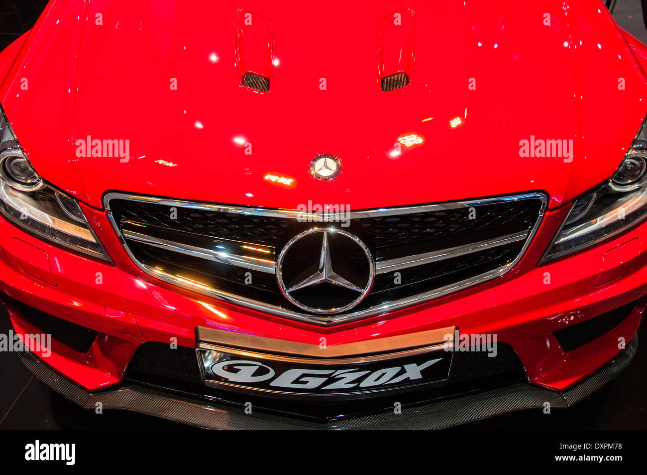 Poznan, Pologne. Mar 27, 2014. Poznan Motor Show est le plus grand événement juste en Pologne, l'industrie automobile, organisé chaque année par la foire internationale. Sur la photo mercedes gzox. Credit : Lukas Juszczak/Alamy Live News Banque D'Images