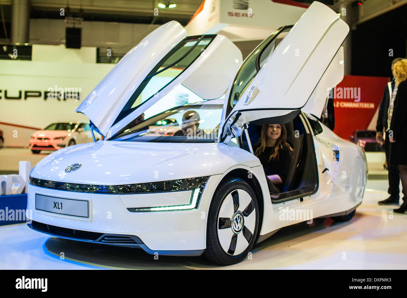 Poznan, Pologne. Mar 27, 2014. Poznan Motor Show est le plus grand événement juste en Pologne, l'industrie automobile, organisé chaque année par la foire internationale. Sur la photo Volkswagen XL1. Credit : Lukas Juszczak/Alamy Live News Banque D'Images
