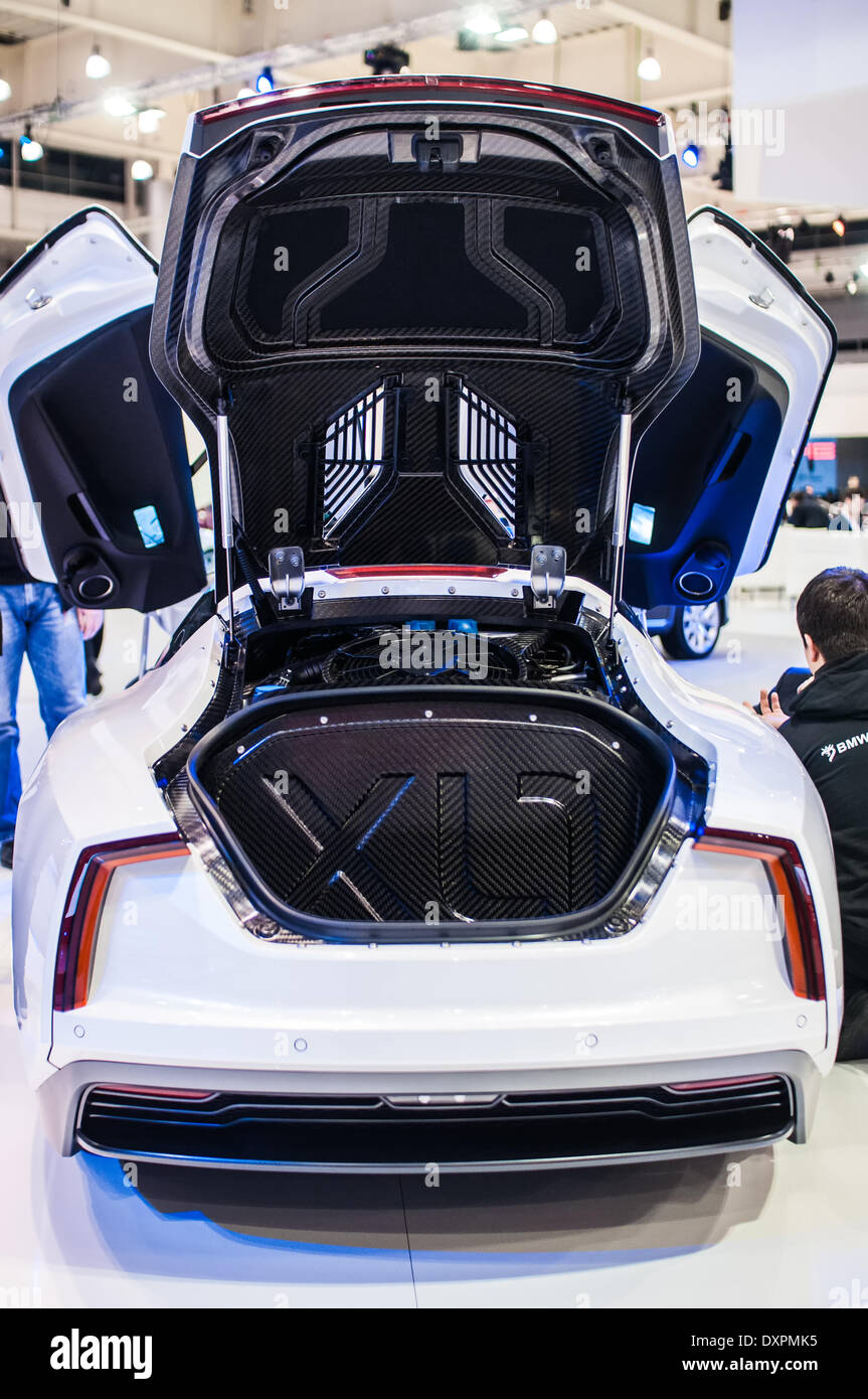 Poznan, Pologne. Mar 27, 2014. Poznan Motor Show est le plus grand événement juste en Pologne, l'industrie automobile, organisé chaque année par la foire internationale. Sur la photo Volkswagen XL1. Credit : Lukas Juszczak/Alamy Live News Banque D'Images