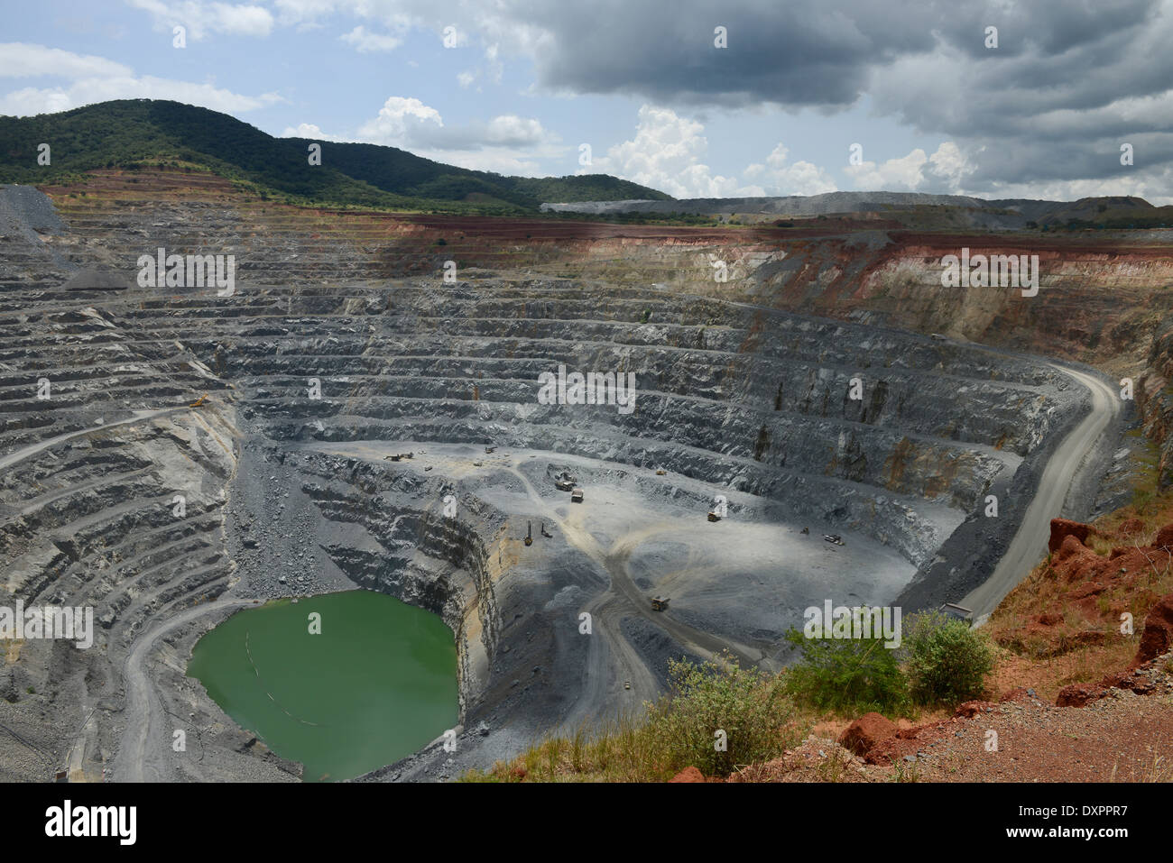 Tanzanie Geita, ville, secteur des mines d'or, mine à ciel ouvert de la société AngloGold Ashanti - goldmines goldmining goldminer Banque D'Images