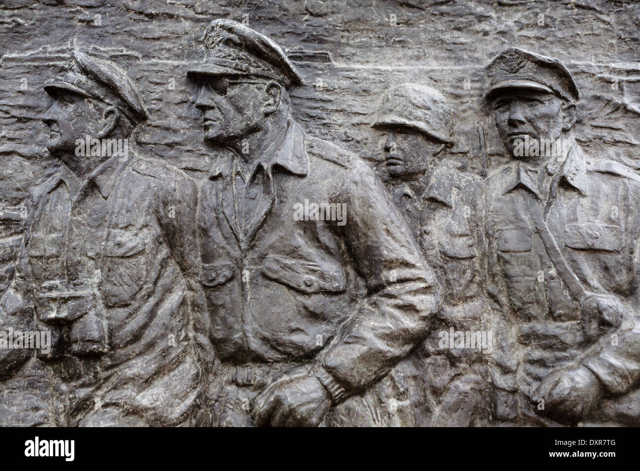 Sculpture en bronze à Norfolk Virginia montre le général Douglas MacArthur à l'atterrissage à Leyte, aux Philippines. Banque D'Images