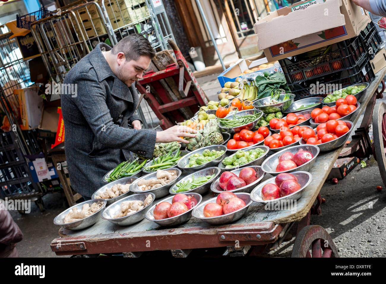 Soho Berwick Street market stall fruits légumes Banque D'Images