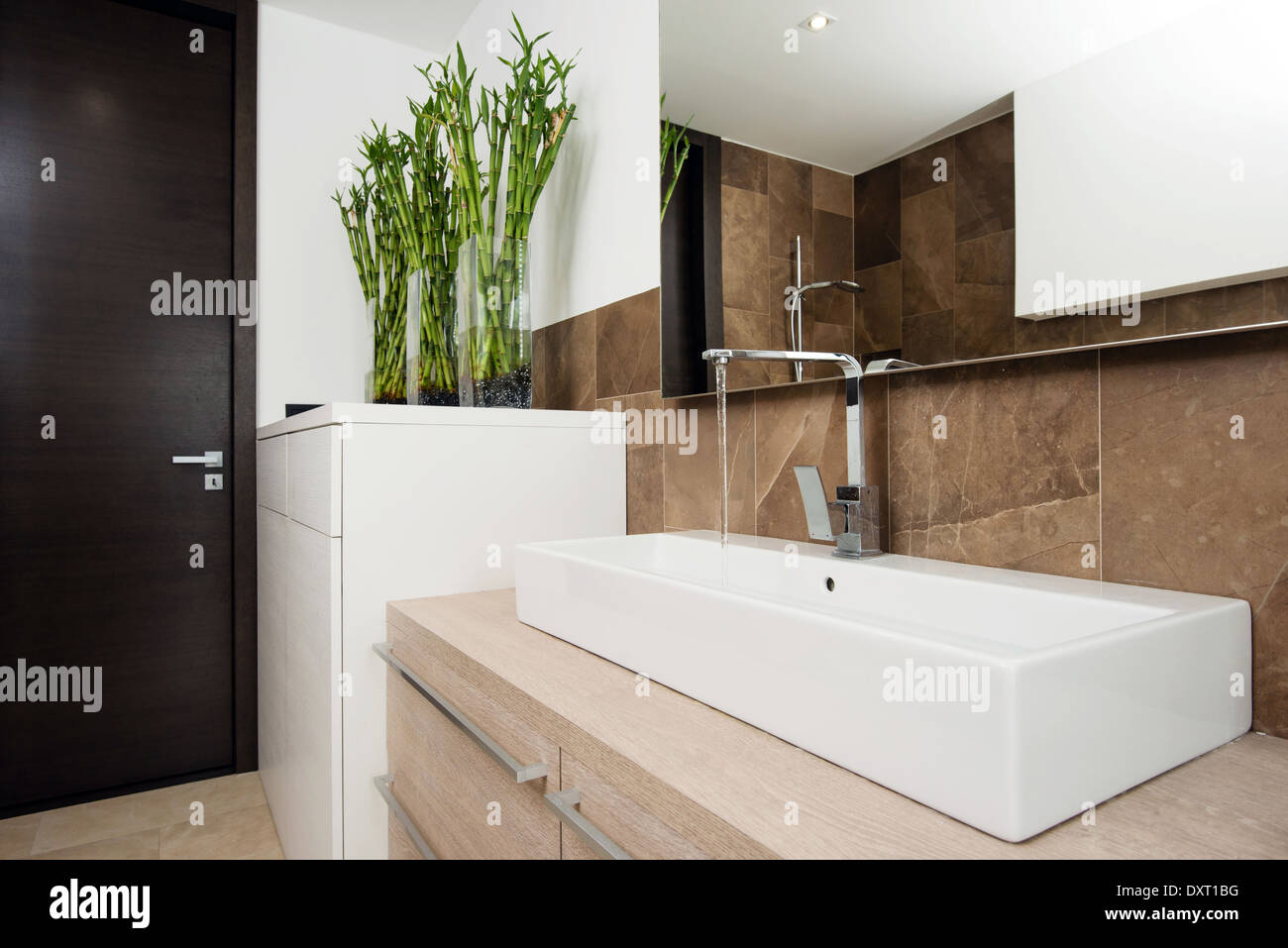 Intérieur de salle de bains moderne Banque D'Images