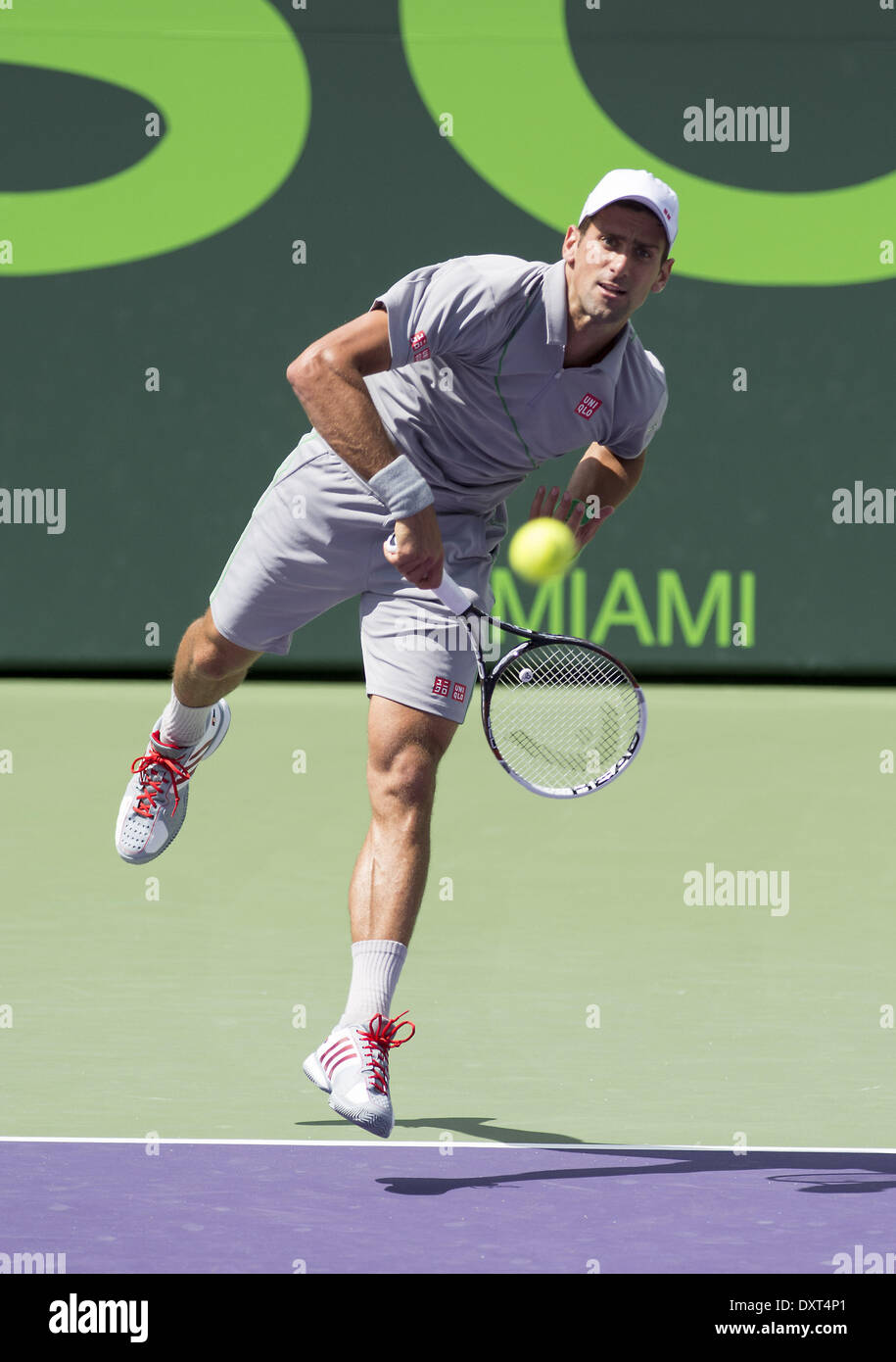 Key Biscayne, Floride, USA. 30Th Mar, 2014. Key Biscayne - 30 Mars : NOVAK DJOKOVIC (SRB) en action ici prend la première série 63 de Rafa Nadal(ESP) au cours de l'Open de tennis Sony 2014. (Photos par Andrew Patron) Crédit : Andrew Patron/ZUMAPRESS.com/Alamy Live News Banque D'Images