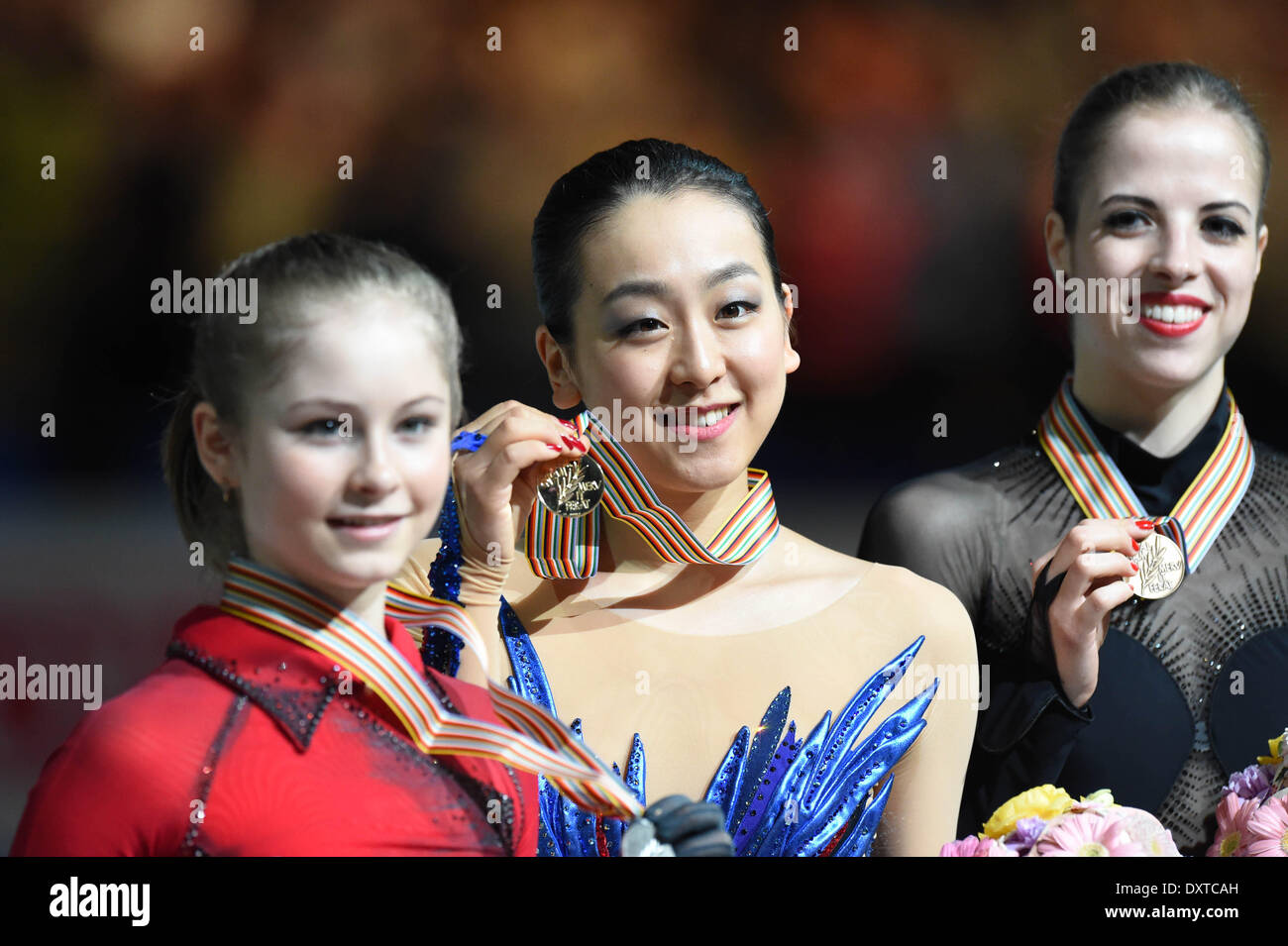 Saitama, Japon. Mar 29, 2014. Julia Lipnitskaia (RUS), Mao Asada (JPN), Carolina Kostner (ITA) Figure Skating : (de G à D) Deuxième placé Julia Lipnitskaia gagnant de la Russie, Mao Asada du Japon, et 3ème placé Carolina Kostner posent pour des photos de l'Italie dans la cérémonie pour le Women's patinage libre au Saitama Super Arena au cours de l'ISU World Figure Skating Championship à Saitama, Japon . Credit : Hitoshi Mochizuki/AFLO/Alamy Live News Banque D'Images