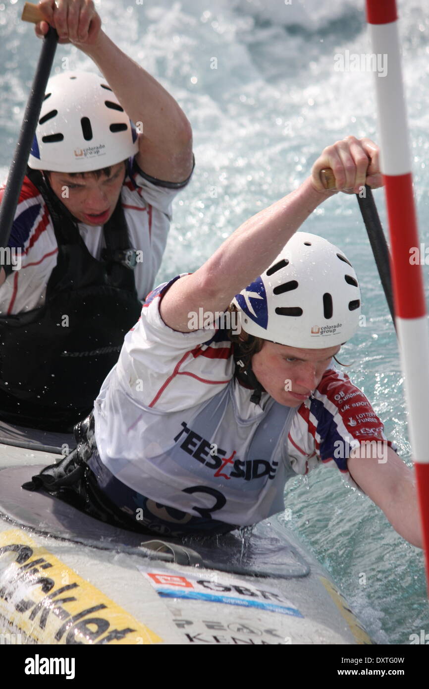 London, UK . Mar 29, 2014. Jour 2 - HOUSTON/Andrew Brown Michae concurrentes dans le GO en Slalom 2014 Essais de sélection. Lee Valley White Water Centre, London Crédit : Grant Burton/Alamy Live News Banque D'Images